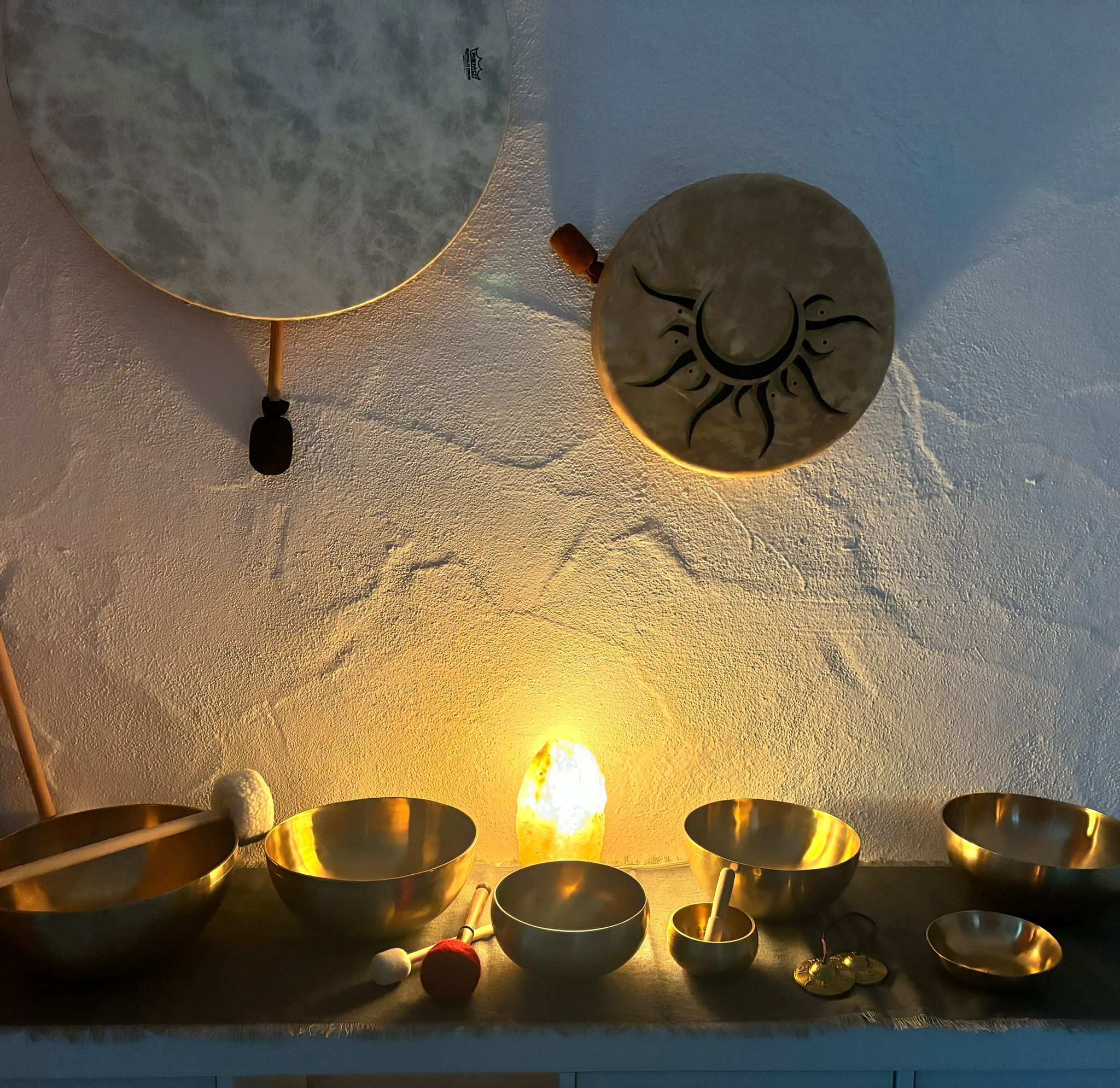 Schamanentrommeln und Klangschalen